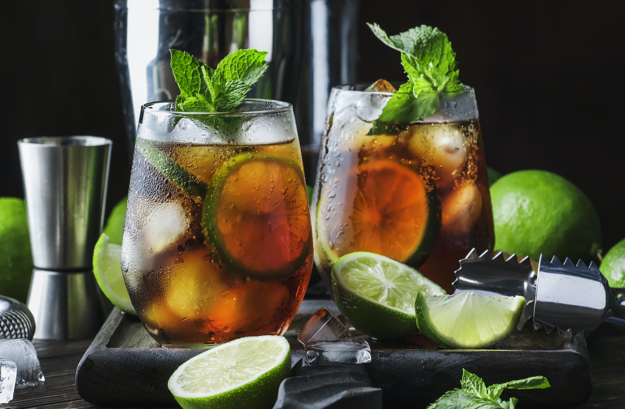 Cuba libre alcohol cocktail